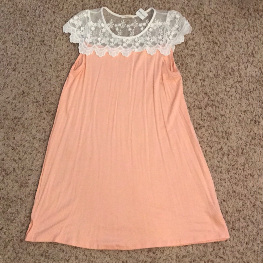 NWT Peach Lace Detail Short Dress - Size L
